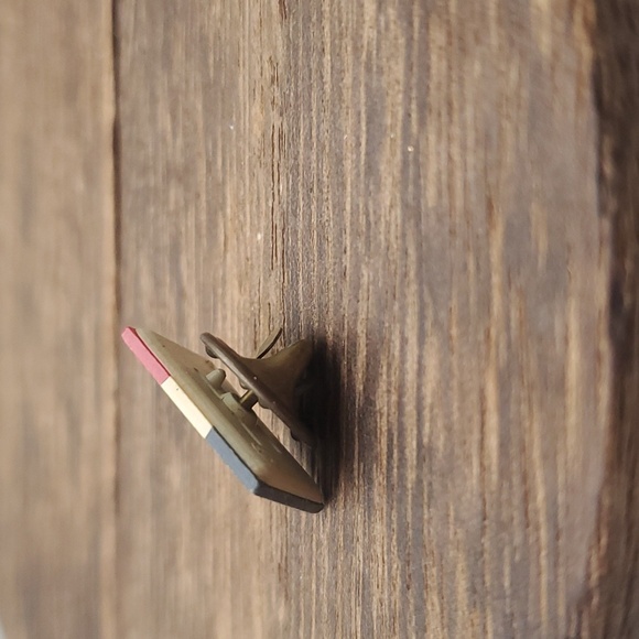 Vintage France pin B440 - Picture 2 of 2